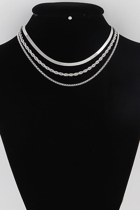TRIPLE CHAIN NECLACE